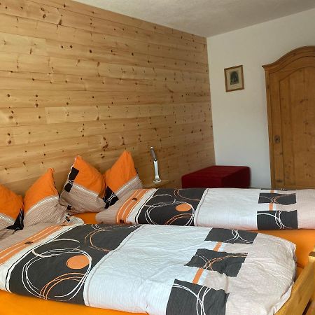 Ferienwohnung in Tschlin mit Panoramablick Exterior foto