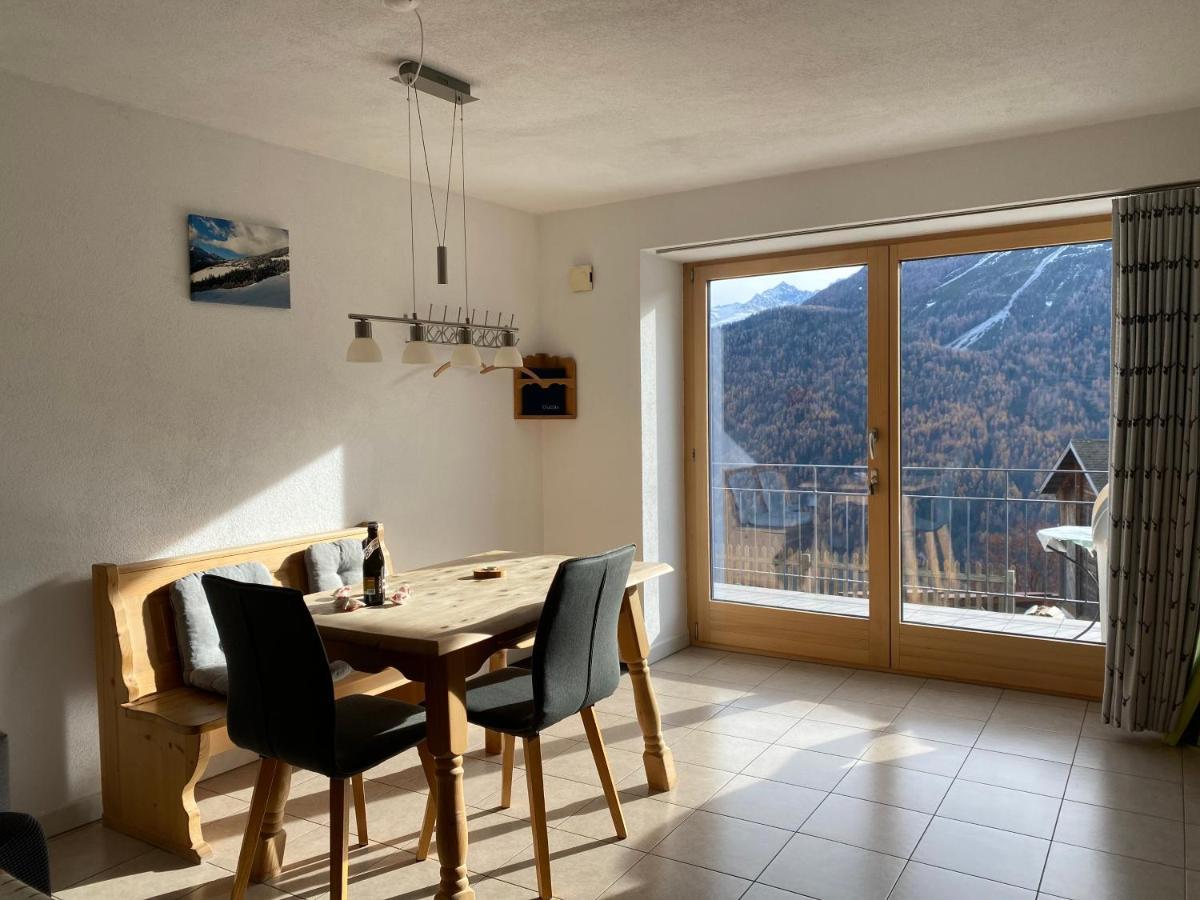 Ferienwohnung in Tschlin mit Panoramablick Exterior foto