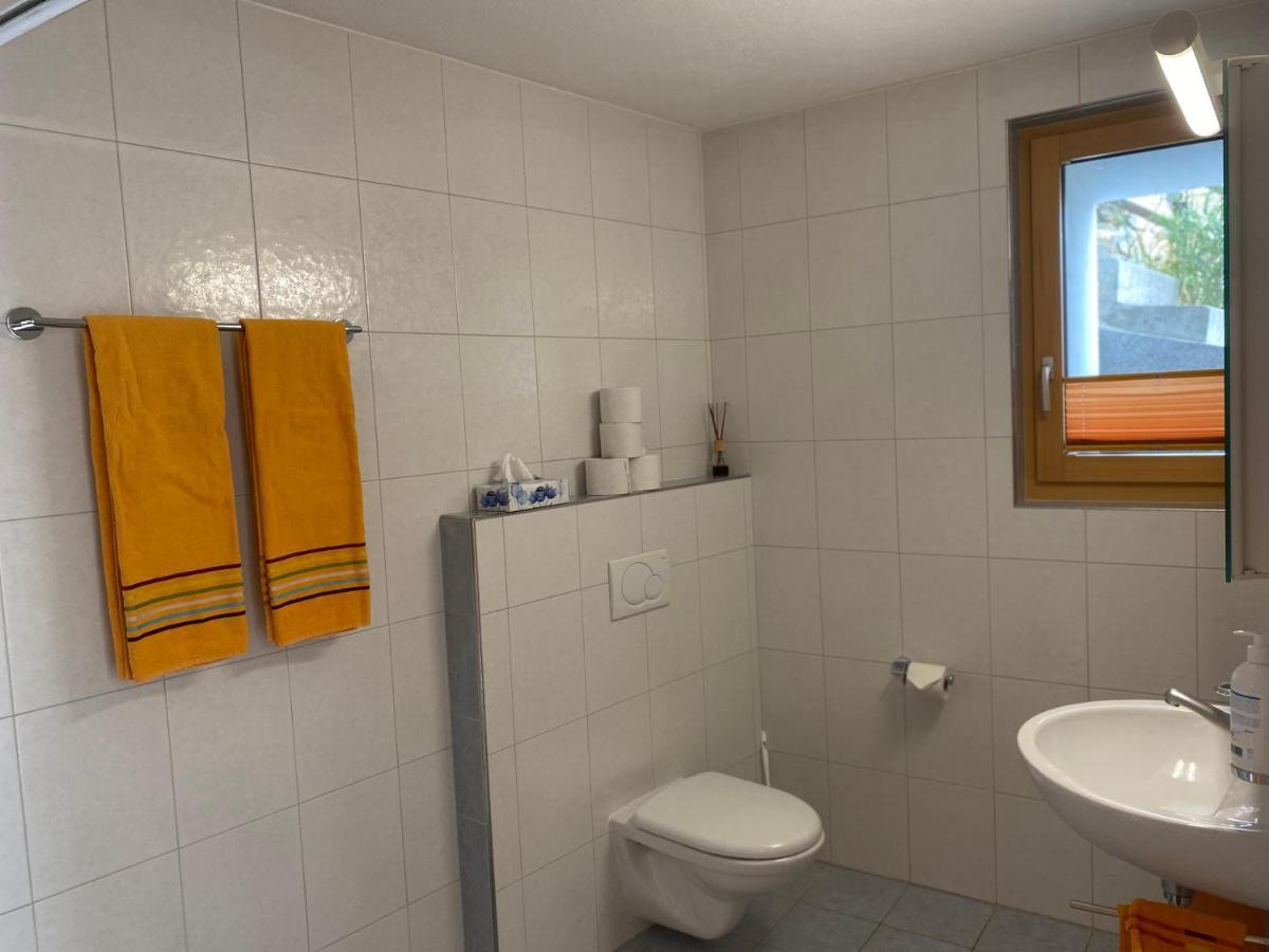 Ferienwohnung in Tschlin mit Panoramablick Exterior foto