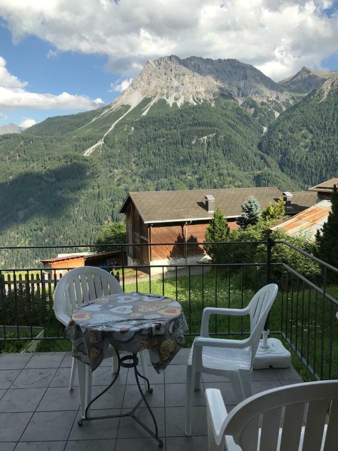 Ferienwohnung in Tschlin mit Panoramablick Exterior foto